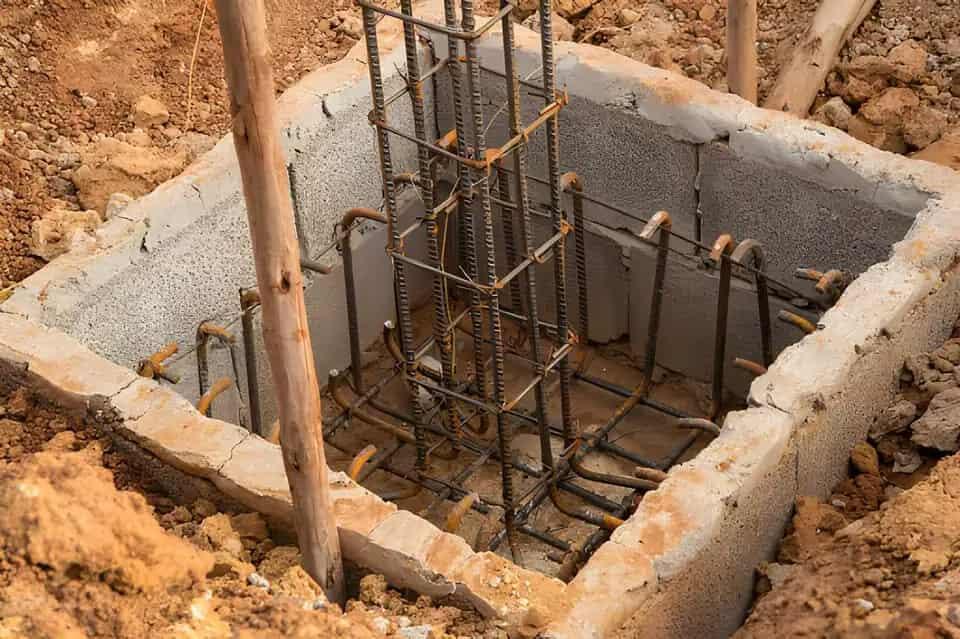 Sapatas de ferro direto do fornecedor: custo-benefício e precisão