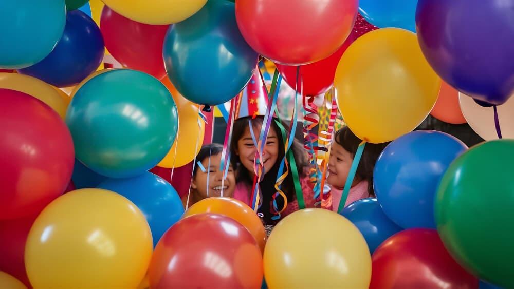 Festa de aniversário criativa: por que optar pelo parque de trampolim