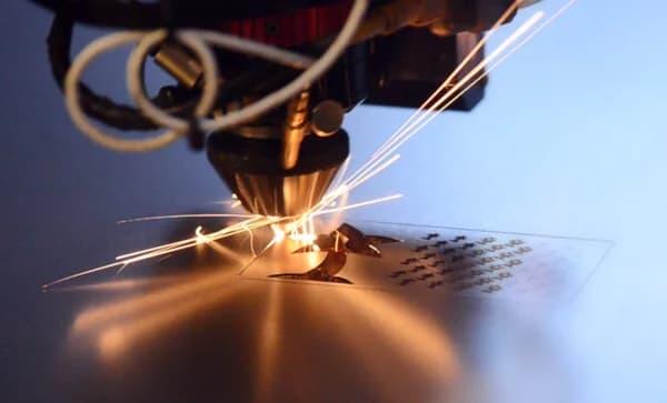 Conheça o serviço de corte a laser em metal da AMFORJA