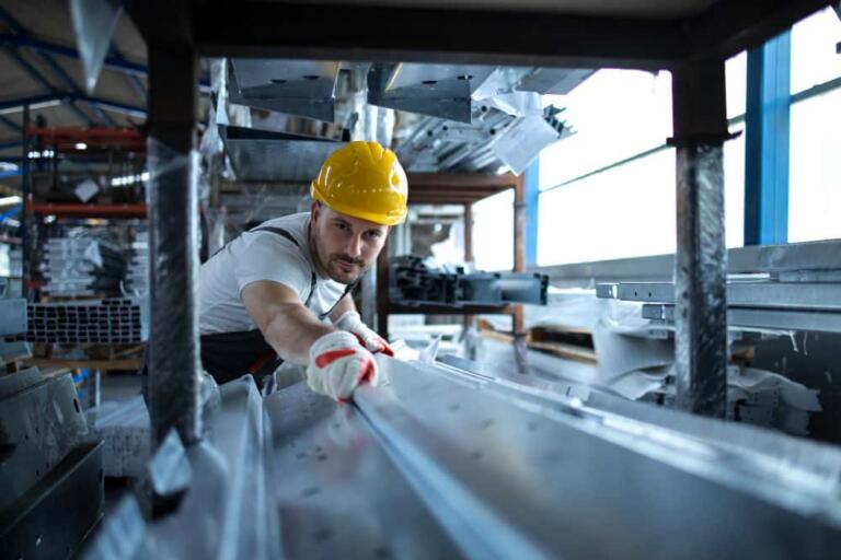 Por que comprar uma máquina de corte de alumínio industrial?