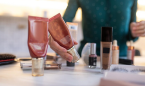 O que considerar ao escolher uma empresa parceira para o desenvolvimento de cosméticos
