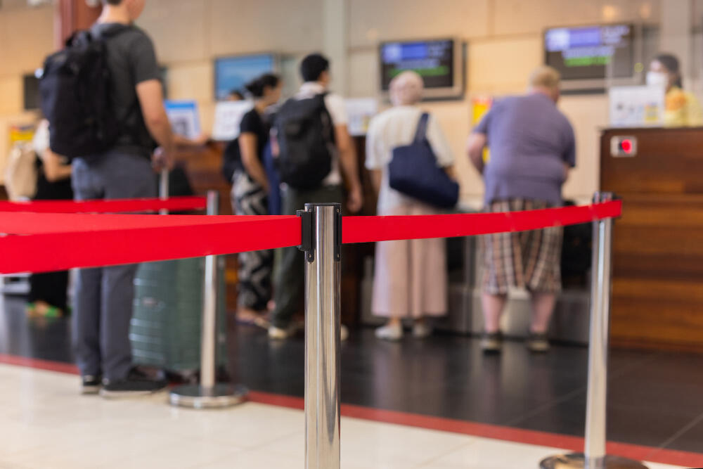 Organizador de fila pedestal: preço, modelo e compra