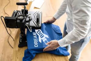 Uniforme corporativo personalizado: como escolher seu fornecedor 